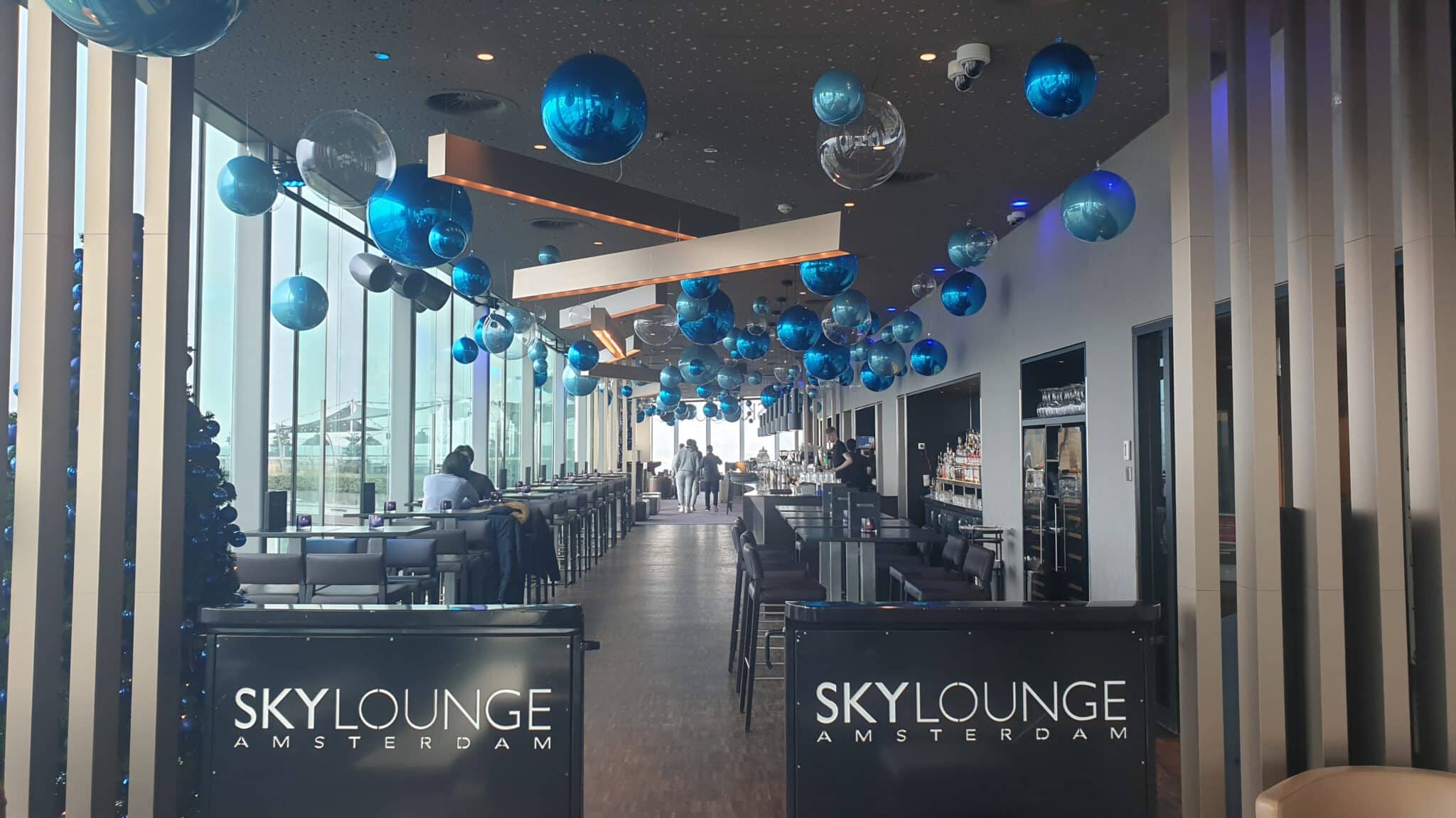 Custom blue ceiling balloon installation at SkyLounge Amsterdam (2019)