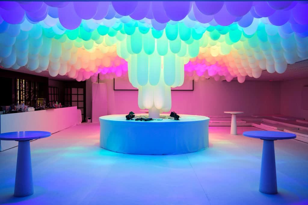 How to reach us SensAdam_Deluxe_018_Balloon_Decor_Out of Thin Air